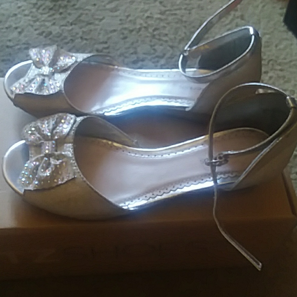 Silver Diamond Shoes - Picture 2 of 3